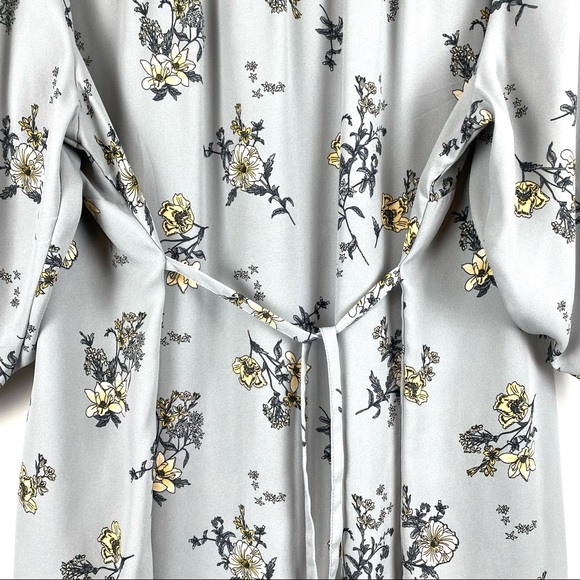 Torrid Gray Floral Babydoll Button Down Tunic EUC - Picture 9 of 13